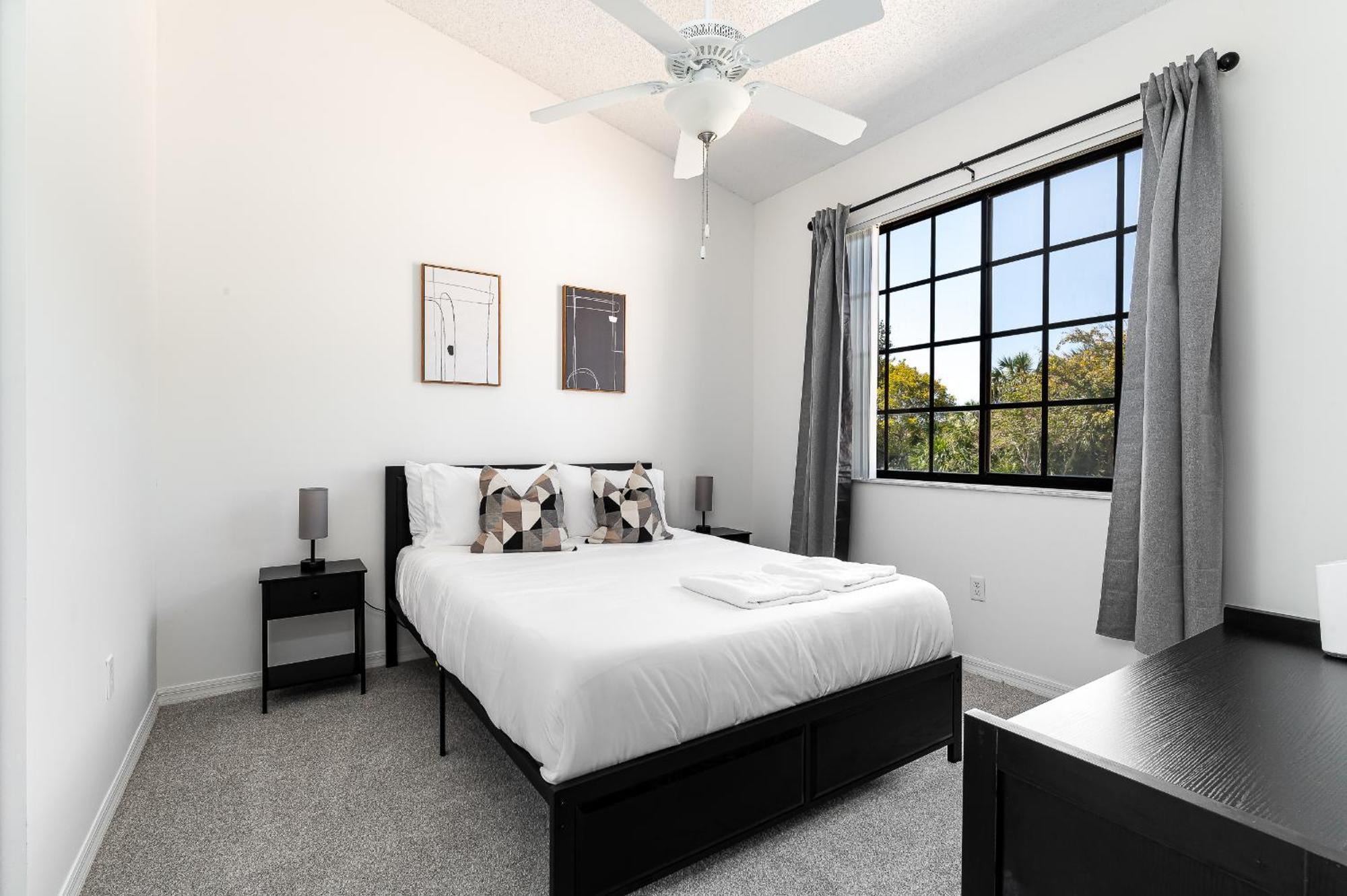 Newly Renovated Townhome With King Bed Delray Beach Buitenkant foto