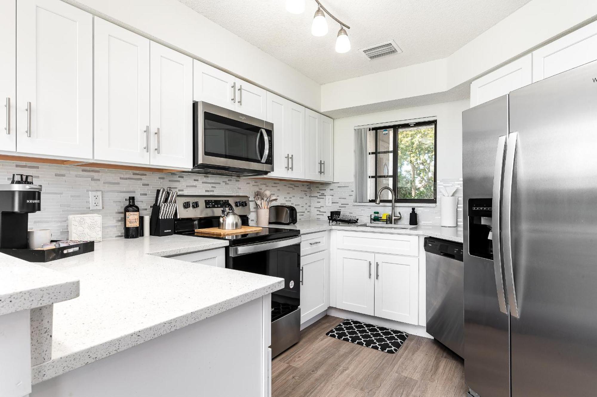 Newly Renovated Townhome With King Bed Delray Beach Buitenkant foto