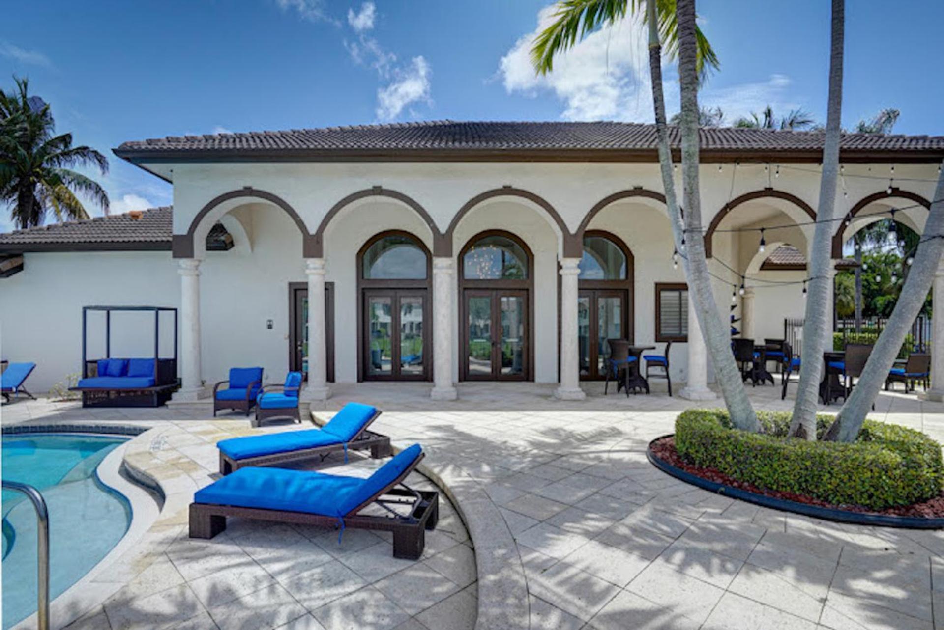 Newly Renovated Townhome With King Bed Delray Beach Buitenkant foto