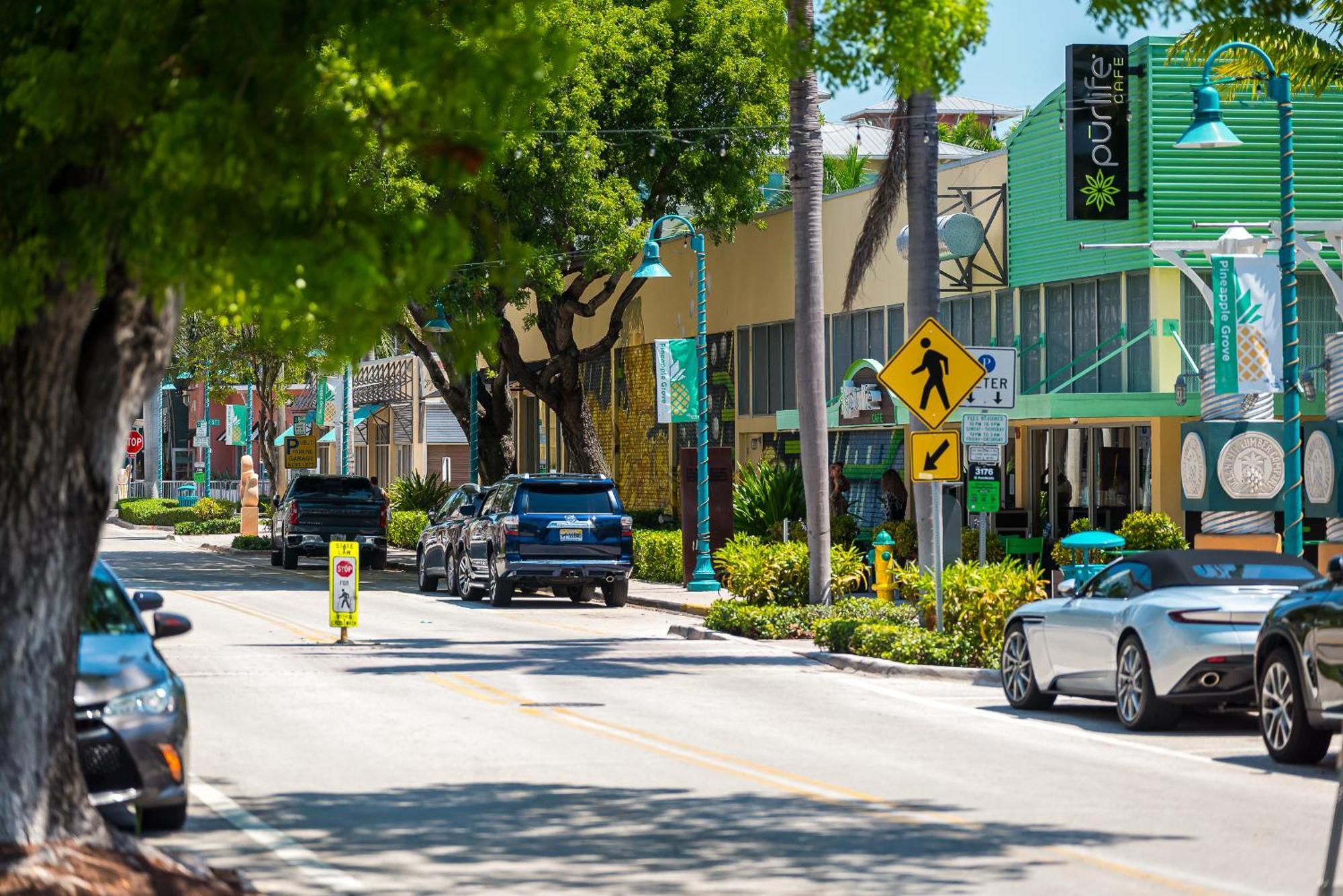 Newly Renovated Townhome With King Bed Delray Beach Buitenkant foto